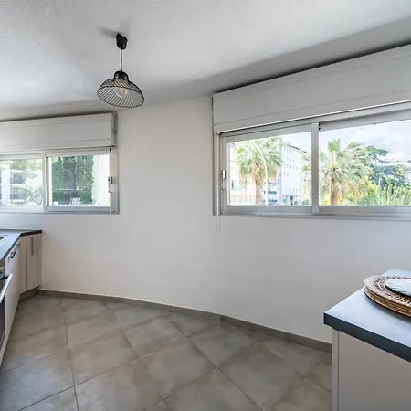 2 Pieces - Centre-ville - Grand Lit Double *