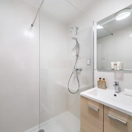 2 Pieces - Centre-ville - Grand Lit Double * 戛纳