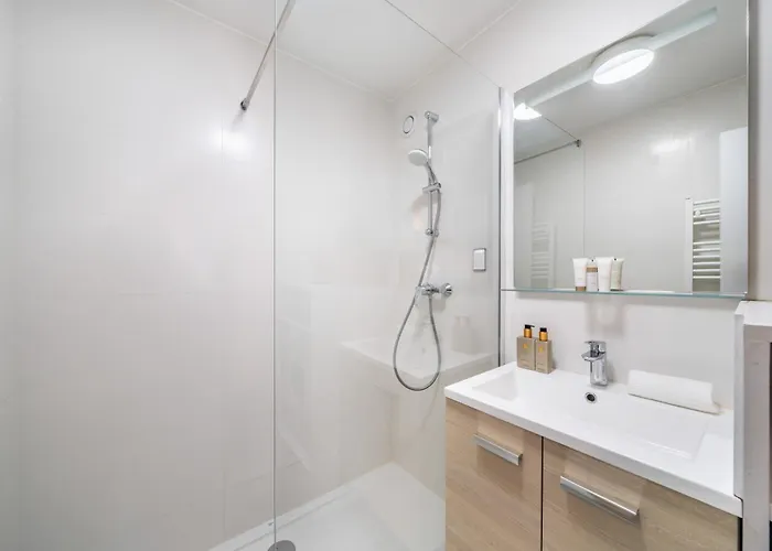 2 Pieces - Centre-ville - Grand Lit Double * 戛纳